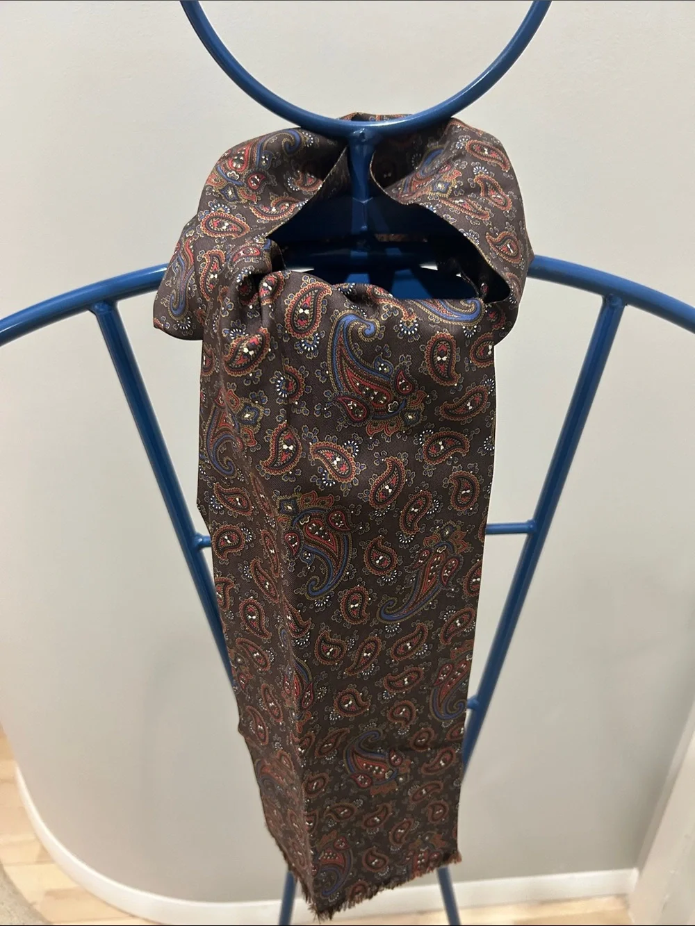 Brooks Brothers Paisley 100 percent Silk Men’s Scarf in Brown & Red & Blue.